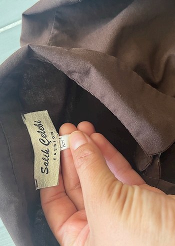 xl Beden kahverengi Renk Kahverengi elbise düğmeli lastik kolları Xl beden 4 kere giyil