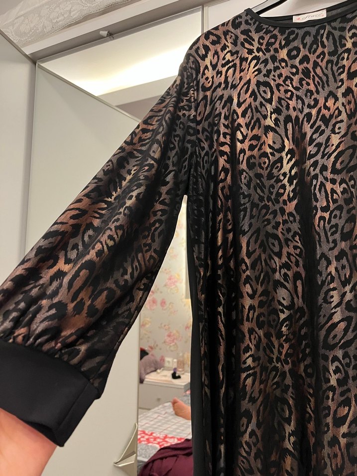 Kahverengi Yılan Desenli Uzun Kadın Elbise - Görsel 2