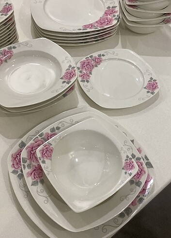 Beden çeşitli Renk 12 Kişilik Yemek Takımı