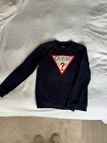 Guess sweatshirt