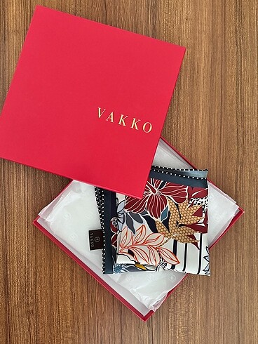 Vakko İpek eşarp-fular