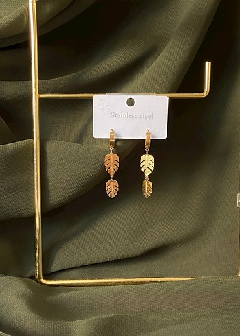 Accessorize Altın Renk Mini Çelik Yaprak Küpe