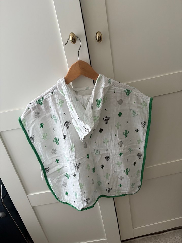 Kapüşonlu müslin panço - Görsel 2