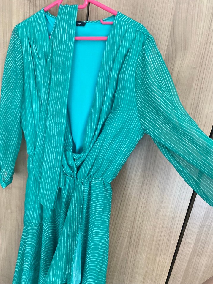 Yeşil volanlı elbise - Görsel 4