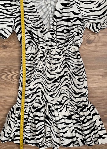 Zebra Desenli V Yakalı Elbise