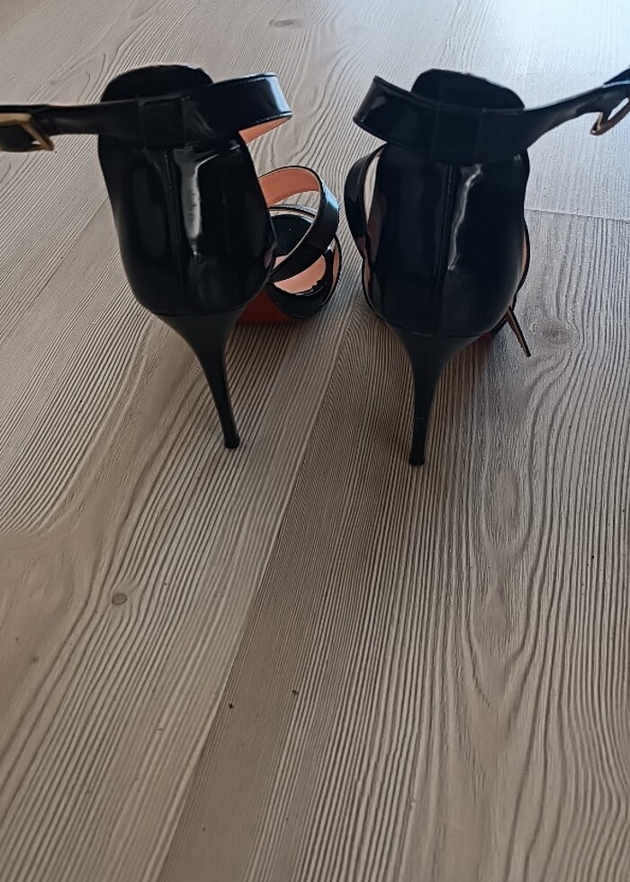 İnce topuk ayakkabı rugan  - Görsel 2