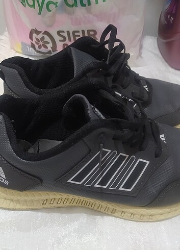 42 Beden Adidas ayakkabı