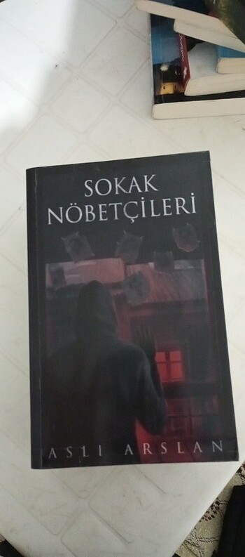 Aslı arslan sokak nöbetçileri 1 ve 2 ( ayraçlı ve posterli)