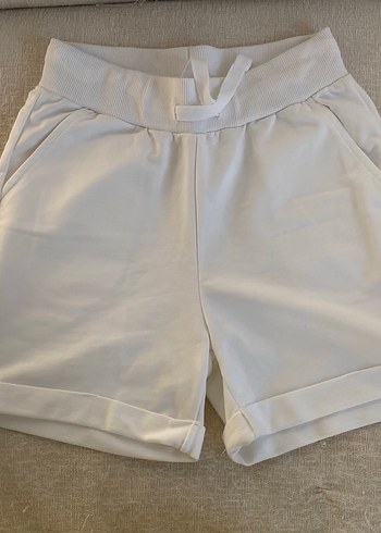 LC Waikiki Beyaz Hamile Mini Şort