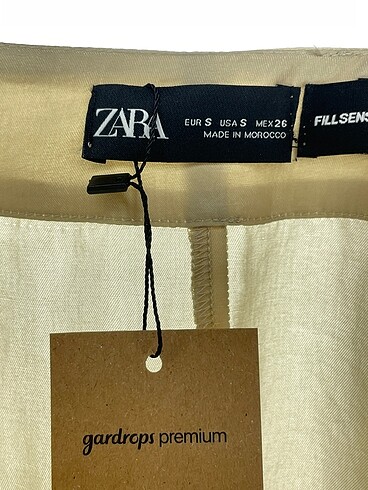 s Beden çeşitli Renk Zara Midi Etek %70 İndirimli.