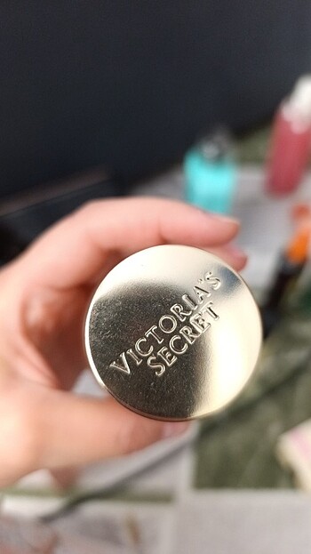 Victoria secret coconut passion simli vücut spreyi - Görsel 7