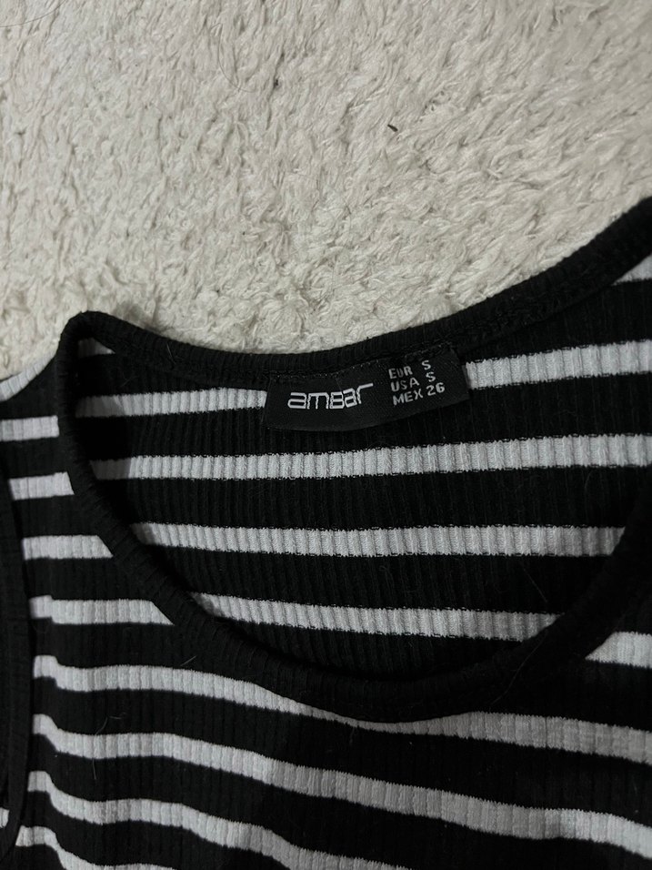 Siyah-Beyaz Çizgili Crop Top — görsel 3/4