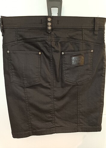 Deri görünümlü parlak etek - Görsel 5