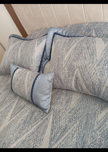 Mavi Nakışlı Gri Yatak Örtüsü Seti - Görsel 3