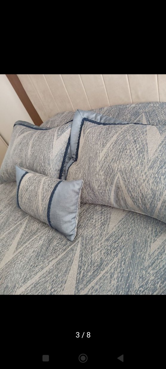 Mavi Nakışlı Gri Yatak Örtüsü Seti - Görsel 3