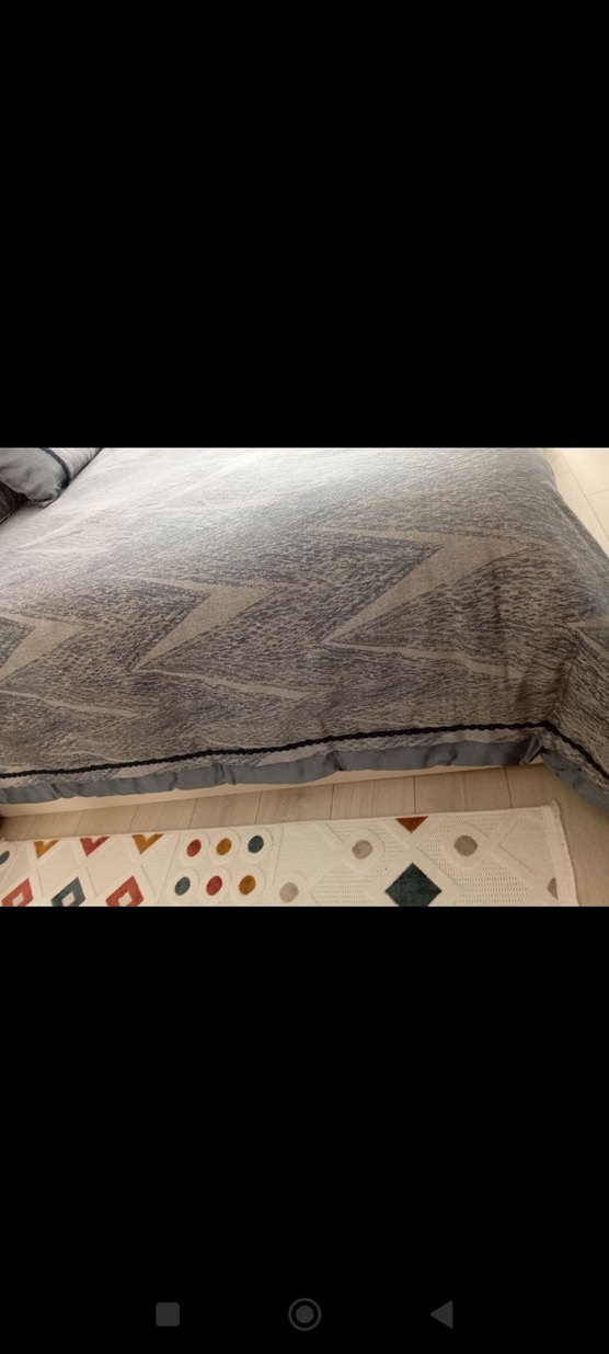 Mavi Nakışlı Gri Yatak Örtüsü Seti - Görsel 4