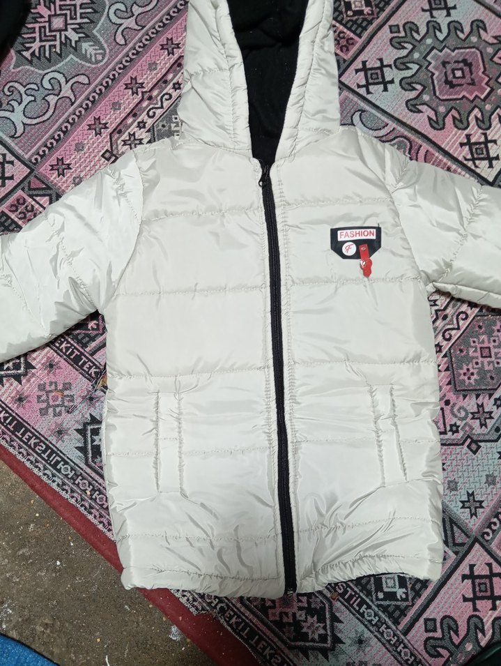 Kapüşonlu Beyaz Kadın Kışlık Mont - Görsel 3