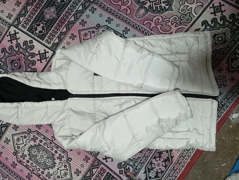 Kapüşonlu Beyaz Kadın Kışlık Mont - Görsel 3