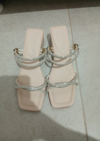 Bej Parlak Taşlı İnce Topuklu Kadın Akşam Ayakkabısı - Görsel 2