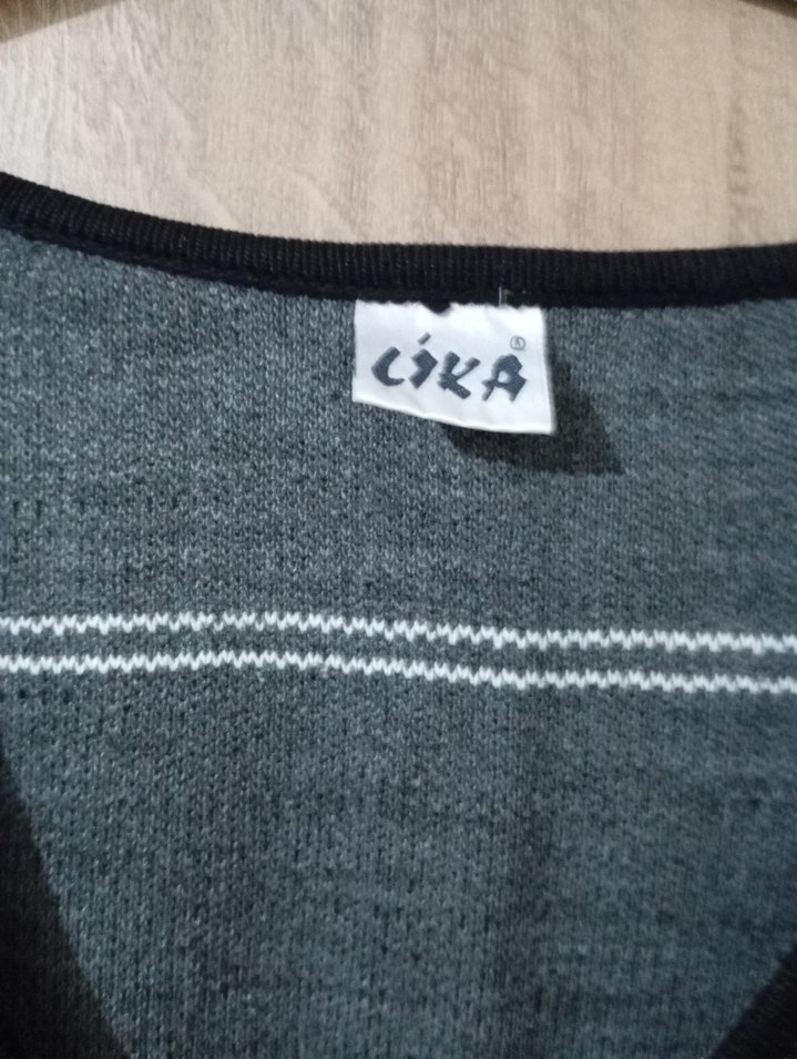 Gri Çizgili V Yakalı Kadın Hırka - Görsel 2