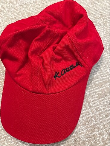 LC Waikiki Kırmızı şapka