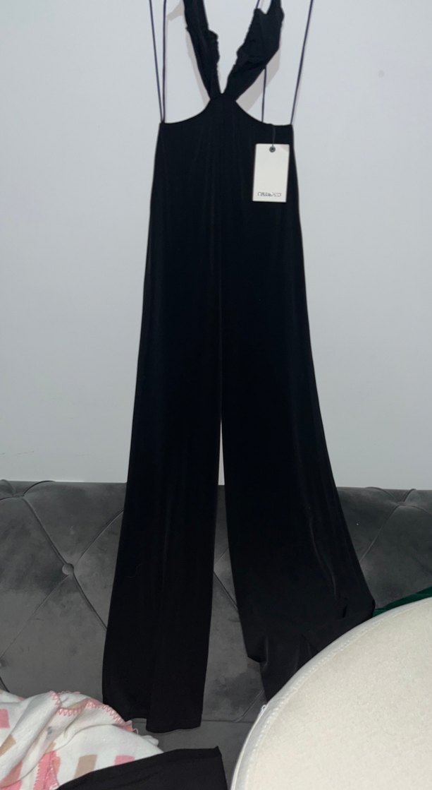 Siyah V Yaka Uzun İp Askılı Tulum - Görsel 2