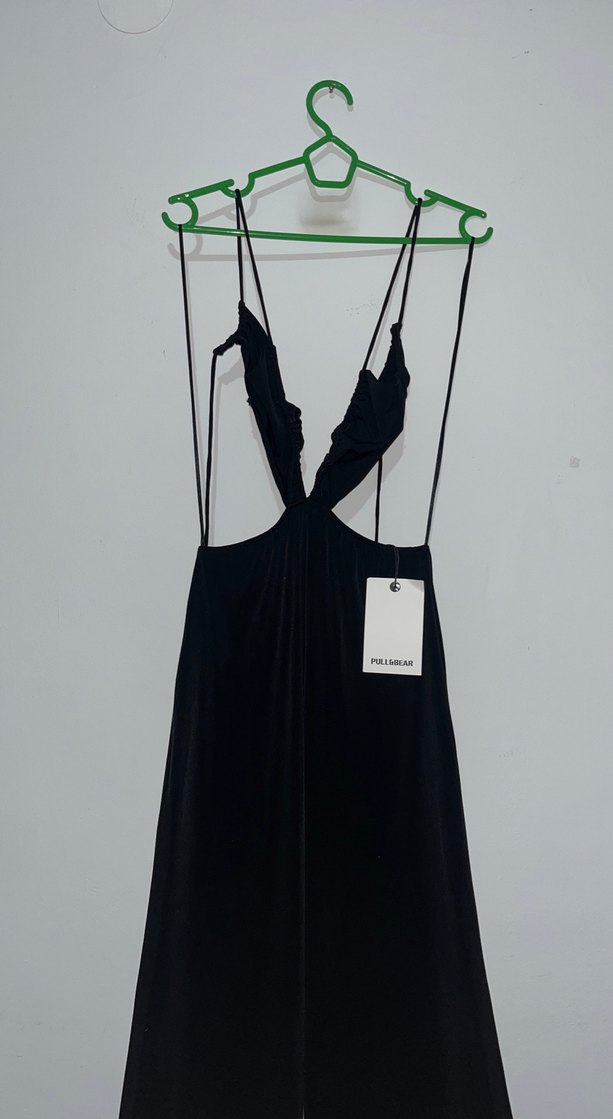 Siyah V Yaka Uzun İp Askılı Tulum - Görsel 3