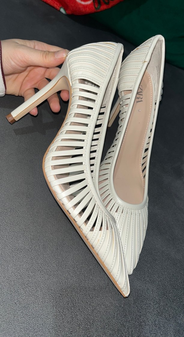 Beyaz Pileli Stiletto Topuklu Kadın Ayakkabı - Görsel 2