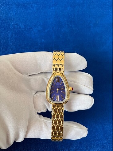 Bvlgari Kadın Saati Gold taşlı Orjinal ürün ile birebir aynıdır 