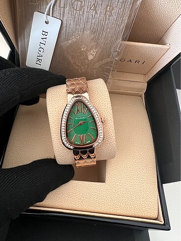 Bvlgari Rosegold yeşil taşlı Kadran kadın saati