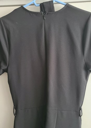 Siyah V Yaka Kısa Kollu Tulum - Görsel 2