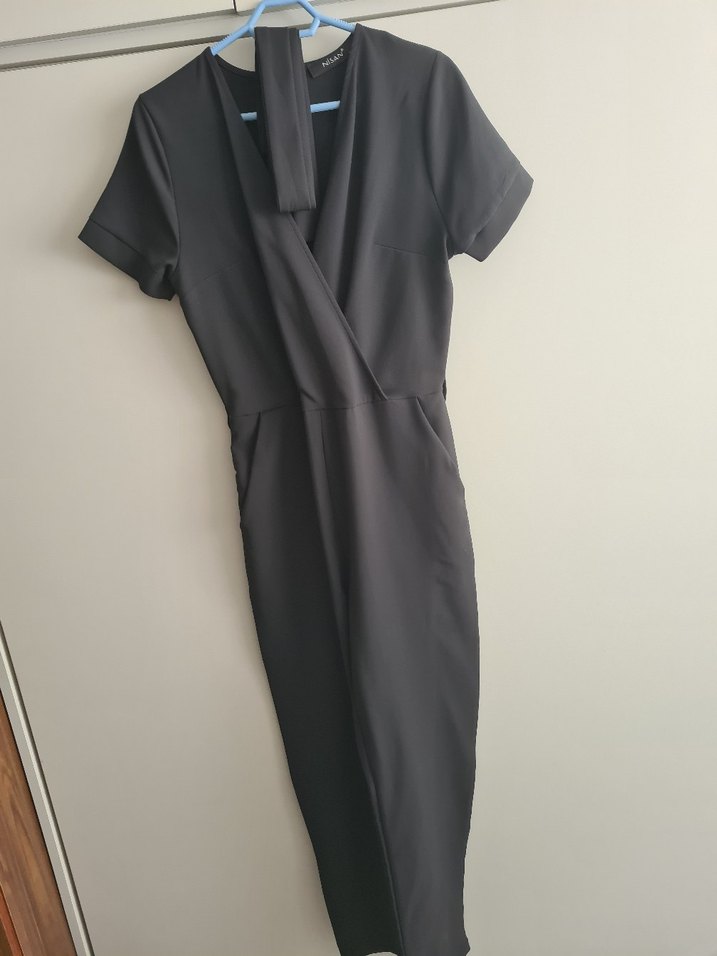 Siyah V Yaka Kısa Kollu Tulum - Görsel 4