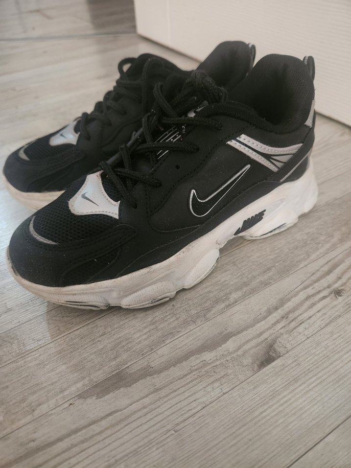 Nike Siyah Spor Kadın Sneaker - Görsel 2