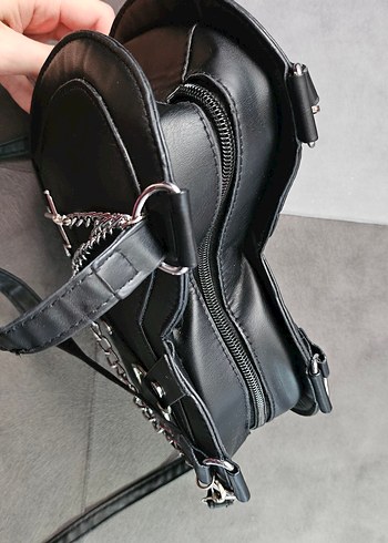 Zara Siyah Deri Zincirli Kadın Kol Çantası Goth Y2K Gothcore
