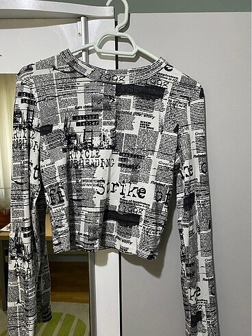 bershka siyah beyaz crop t-shirt
