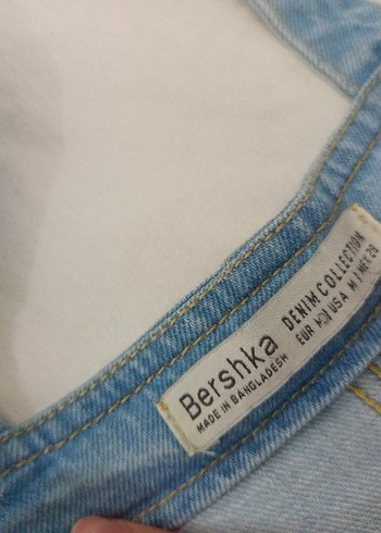 28 Beden mavi Renk Bershka Mavi Denim Askılı Bol Kesim Şort tulum