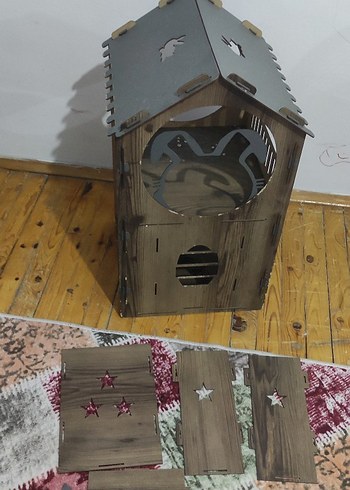 Ahşap tavşan evi