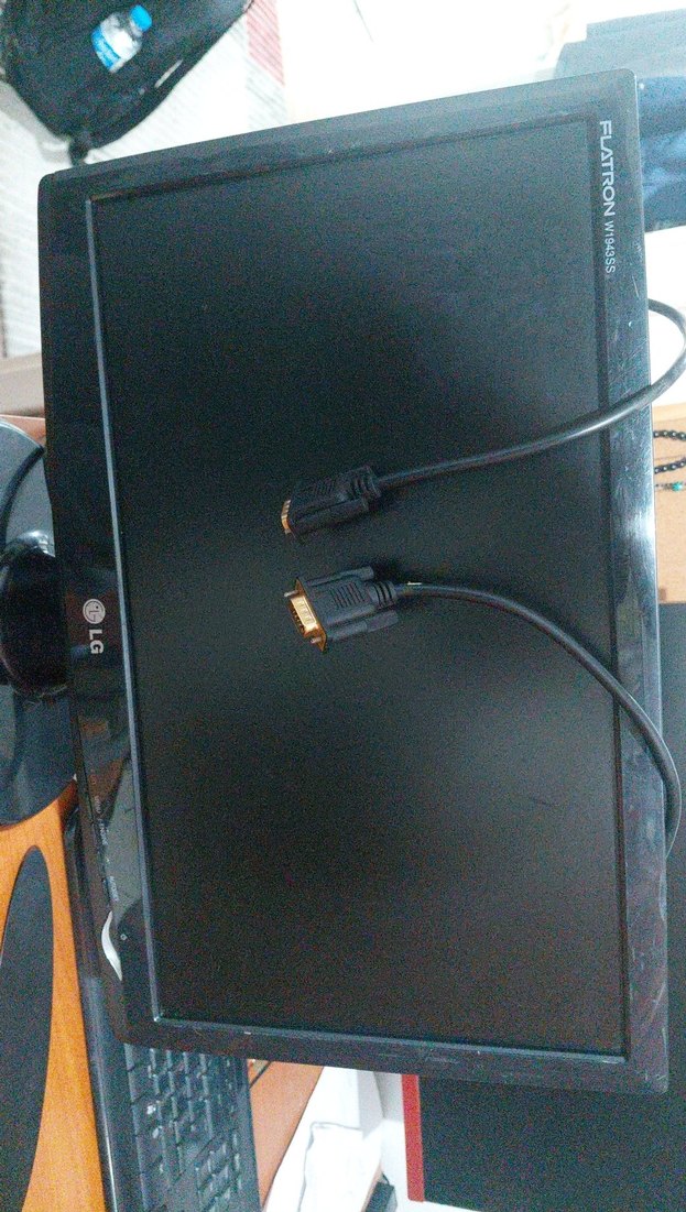 LG Marka 19inç monitör yeni monitör aldığım açın satılıktır - Görsel 5