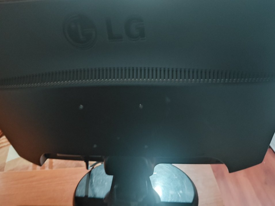 LG Marka 19inç monitör yeni monitör aldığım açın satılıktır - Görsel 4