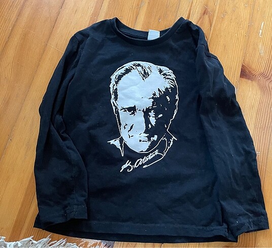Atatürk resimli üst