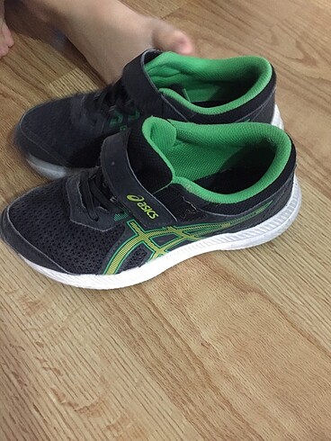 Asic erkek çocuk spor ayakkabı