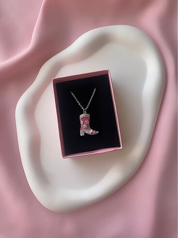Tasarımcı Mineli Kovboy Çizme Kolye (silver)
