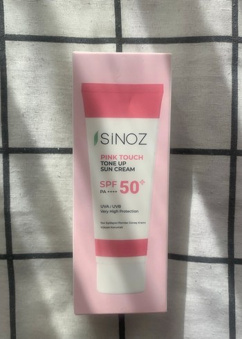 SİNOZ Pembe Tonlu Güneş Kremi SPF 50