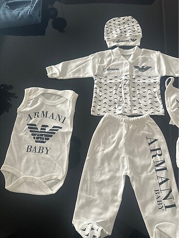 Armani desen hastane çıkışı - Görsel 2