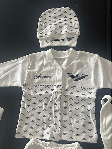 Armani desen hastane çıkışı - Görsel 4