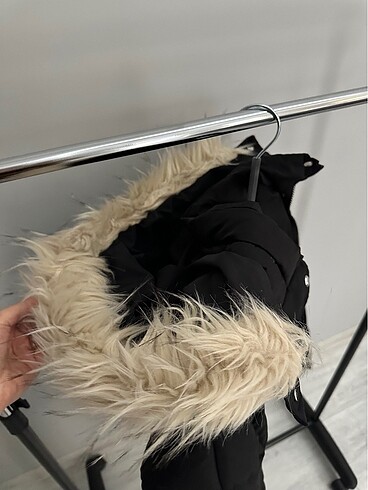 s Beden Bershka siyah mont kapüşonlu