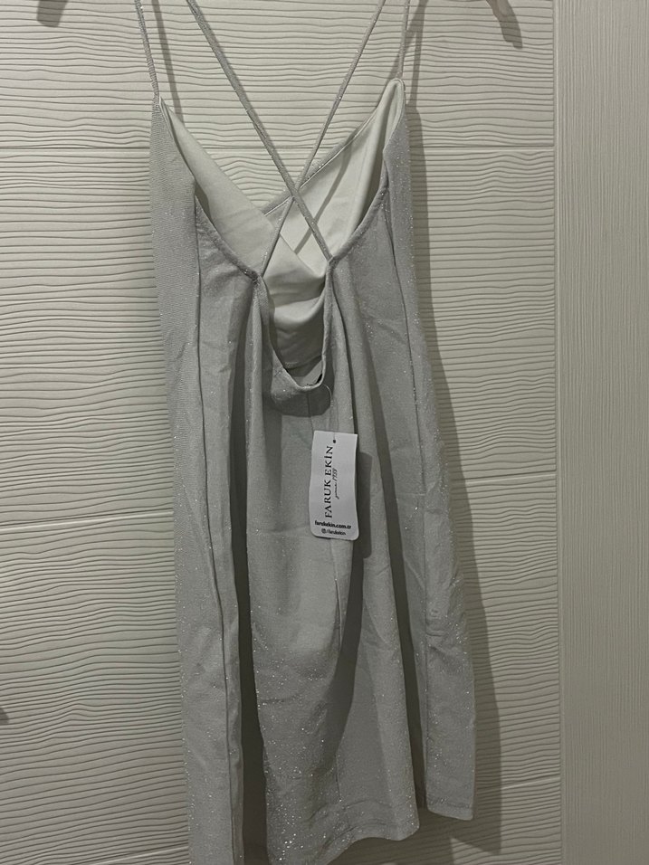 Askılı simli mini elbise - Görsel 3