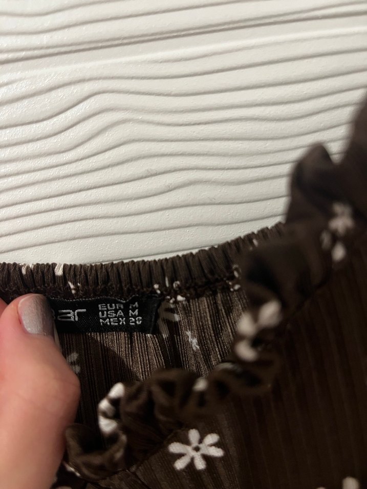 Siyah Beyaz Çiçekli Mini Askılı Elbise - Görsel 2