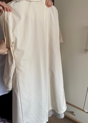 Beyaz Nakışlı Trençkot - Görsel 4