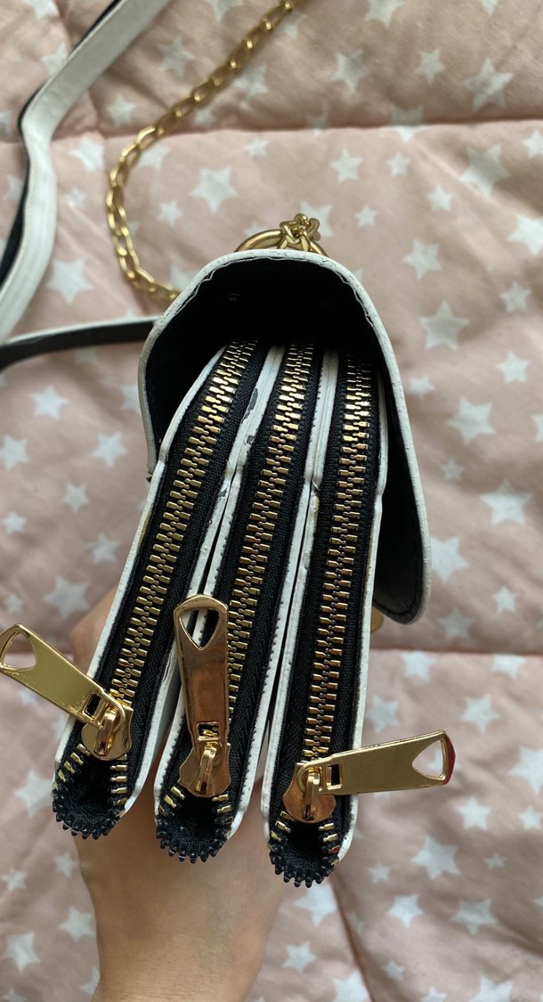 Beyaz Zincir Detaylı Yılan Desenli Kadın Çanta - Görsel 3